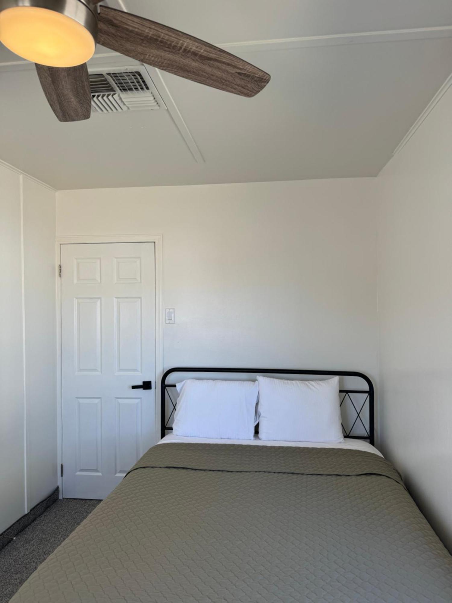 Eastern Sierra Motor Lodge インディペンデンス エクステリア 写真